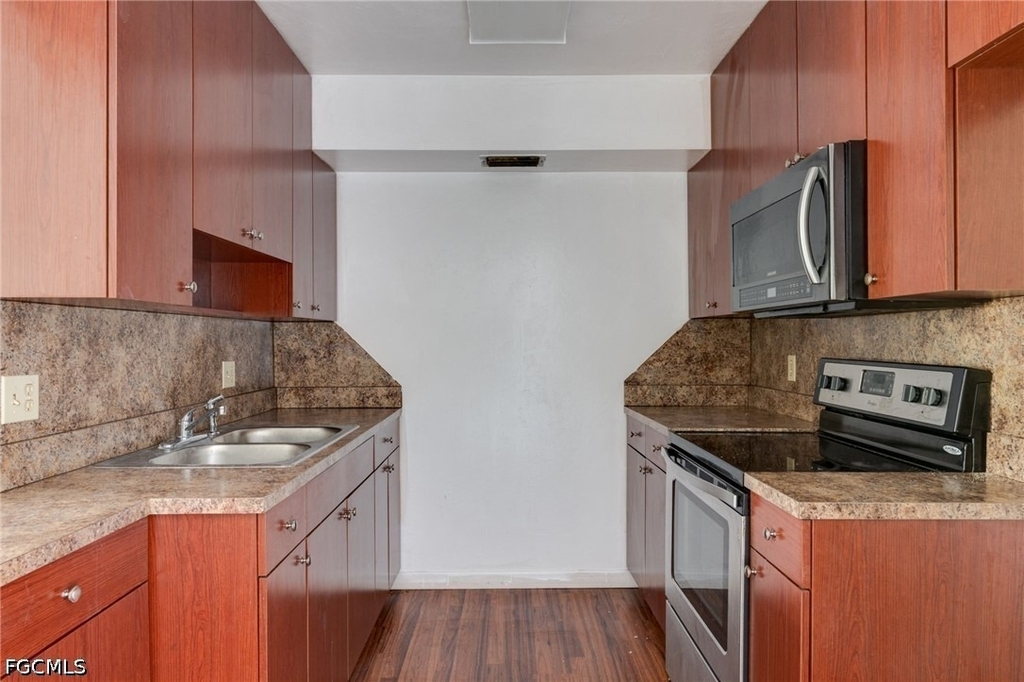 2828 Jackson Street - Photo 8