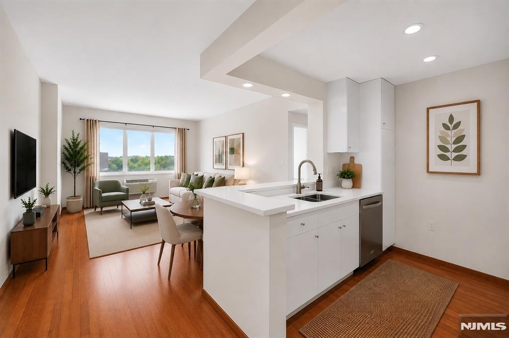 2110 City - Photo 7