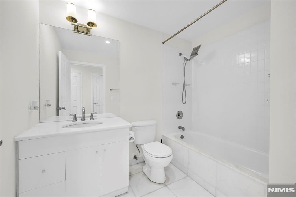 2110 City - Photo 28