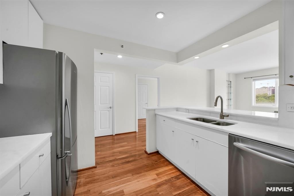 2110 City - Photo 9