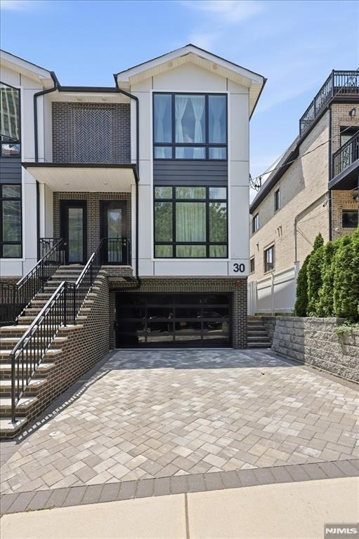 30 Lafayette - Photo 1