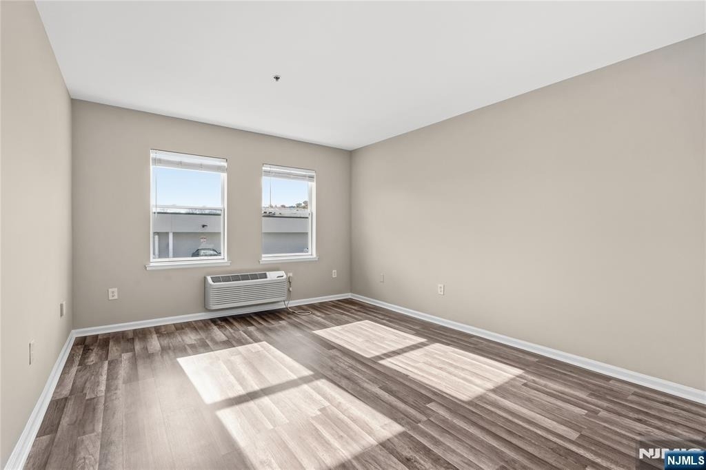 905 River - Photo 2