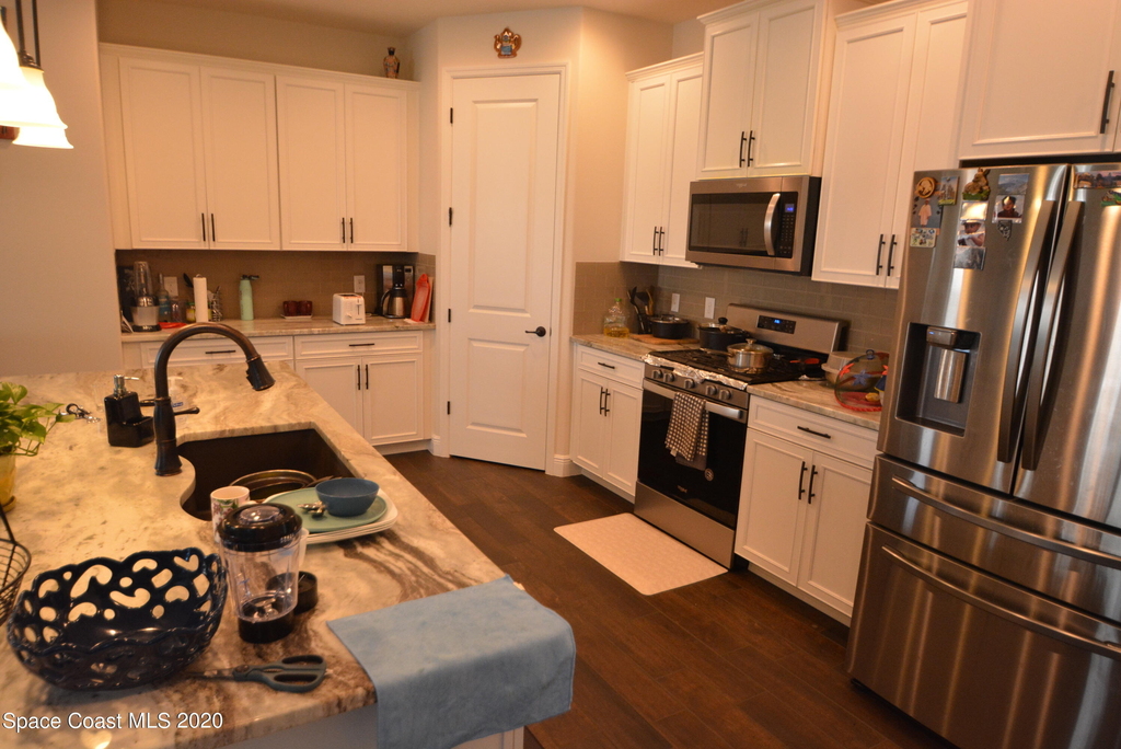 7594 Poulicny Lane - Photo 2