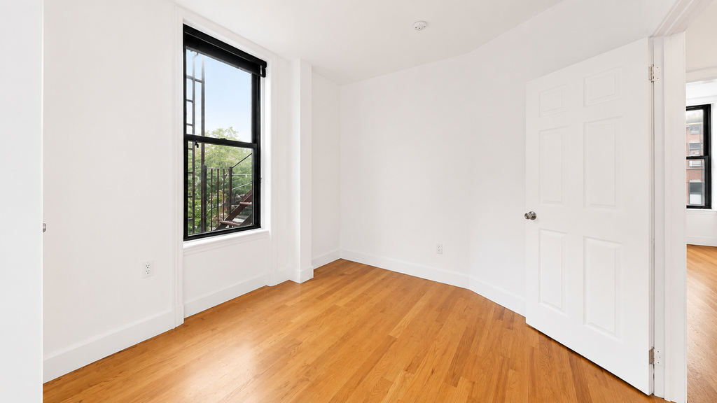 756 Marcy Avenue - Photo 4
