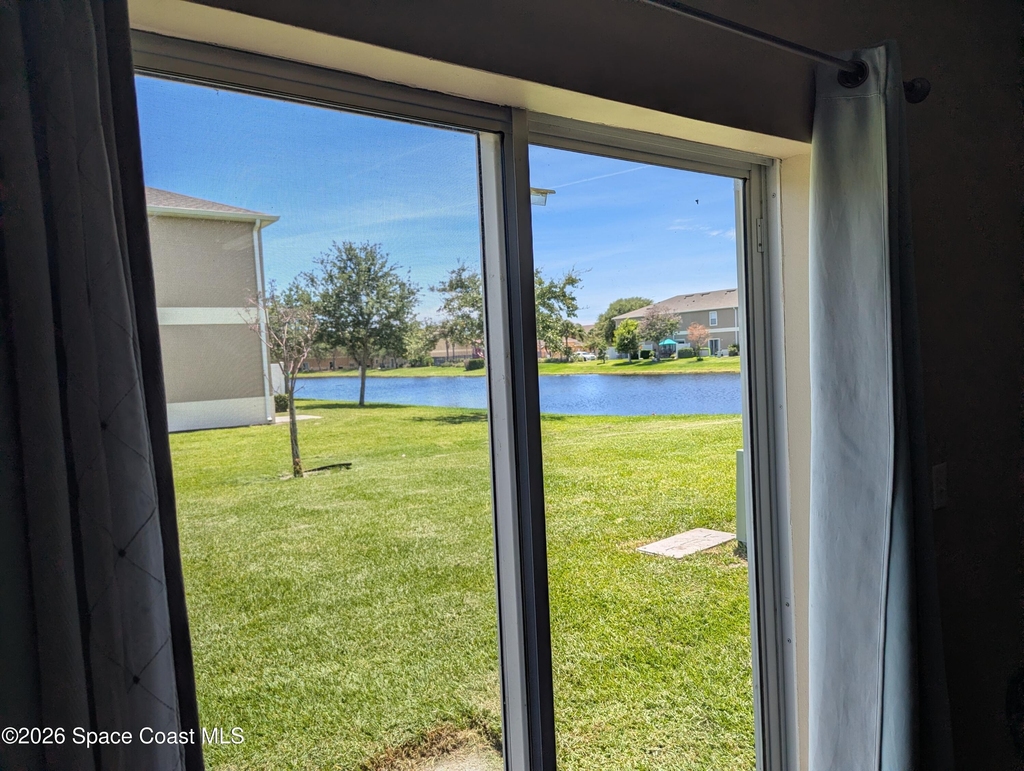 2630 Revolution Street N - Photo 9