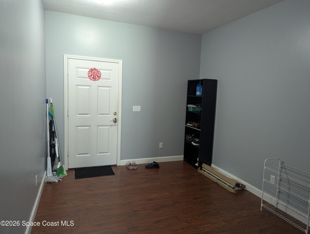 2630 Revolution Street N - Photo 7