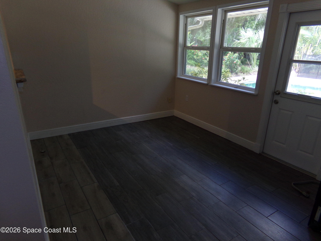 1819 Poinsetta Boulevard - Photo 4