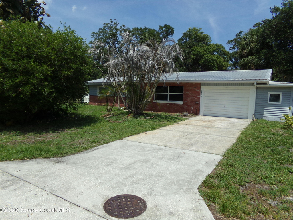 1819 Poinsetta Boulevard - Photo 0