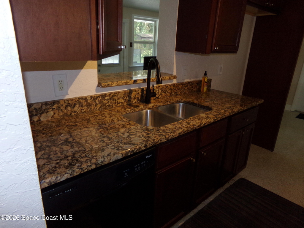 1819 Poinsetta Boulevard - Photo 3