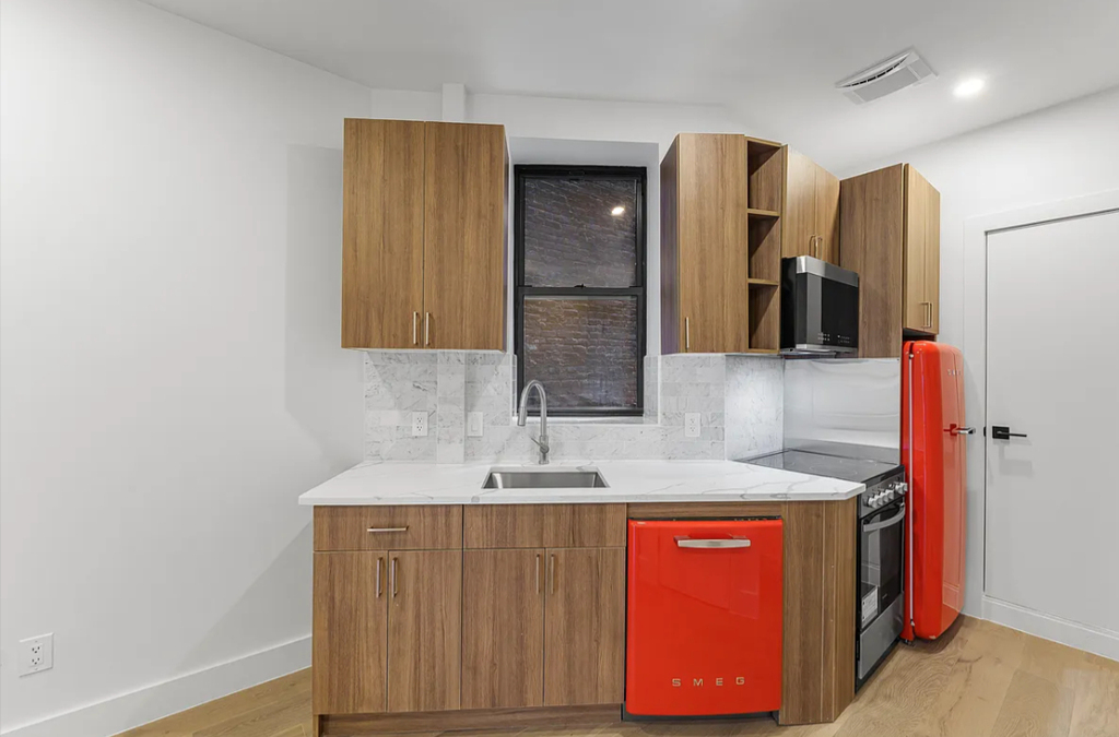 188 6th Avenue - Photo 3