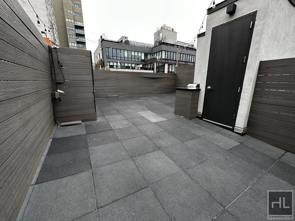 East 13 Street - Photo 6
