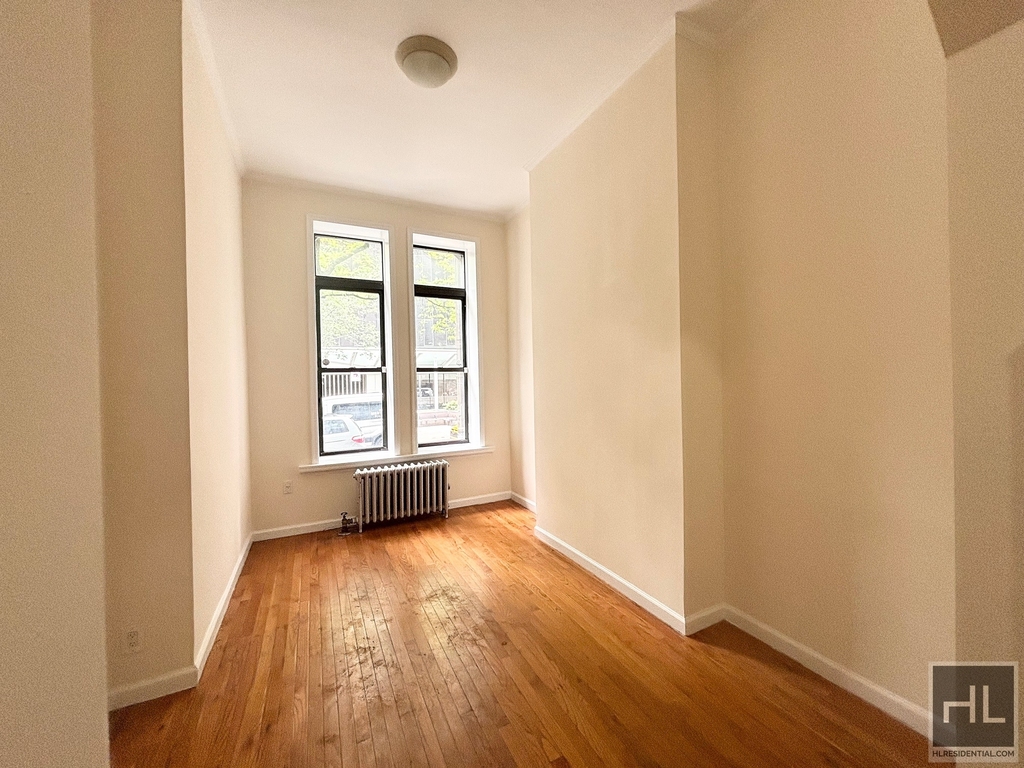 East 38 Street - Photo 1
