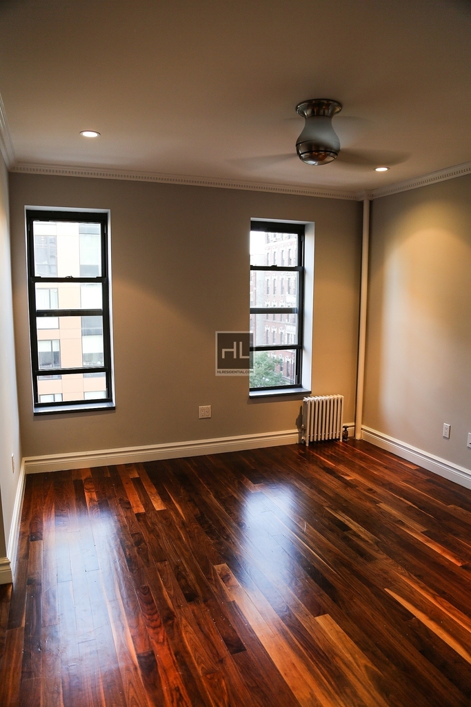 Lexington Ave. - Photo 2