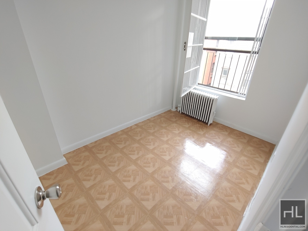 East 89th Street - Photo 2