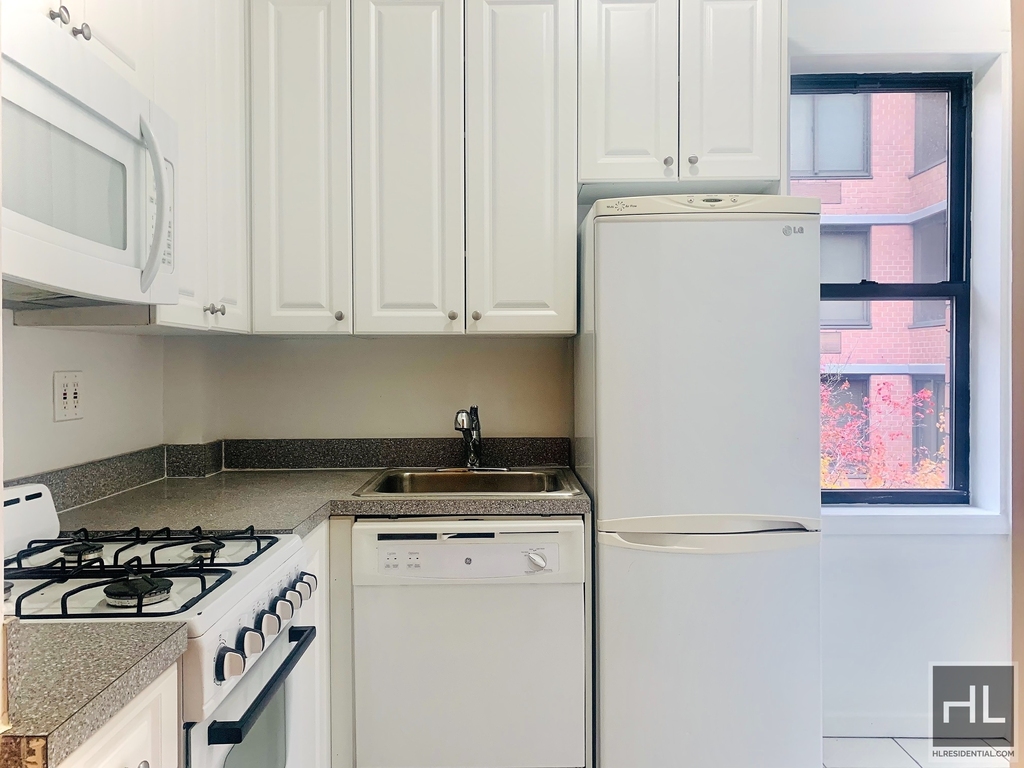 East 38 Street - Photo 1
