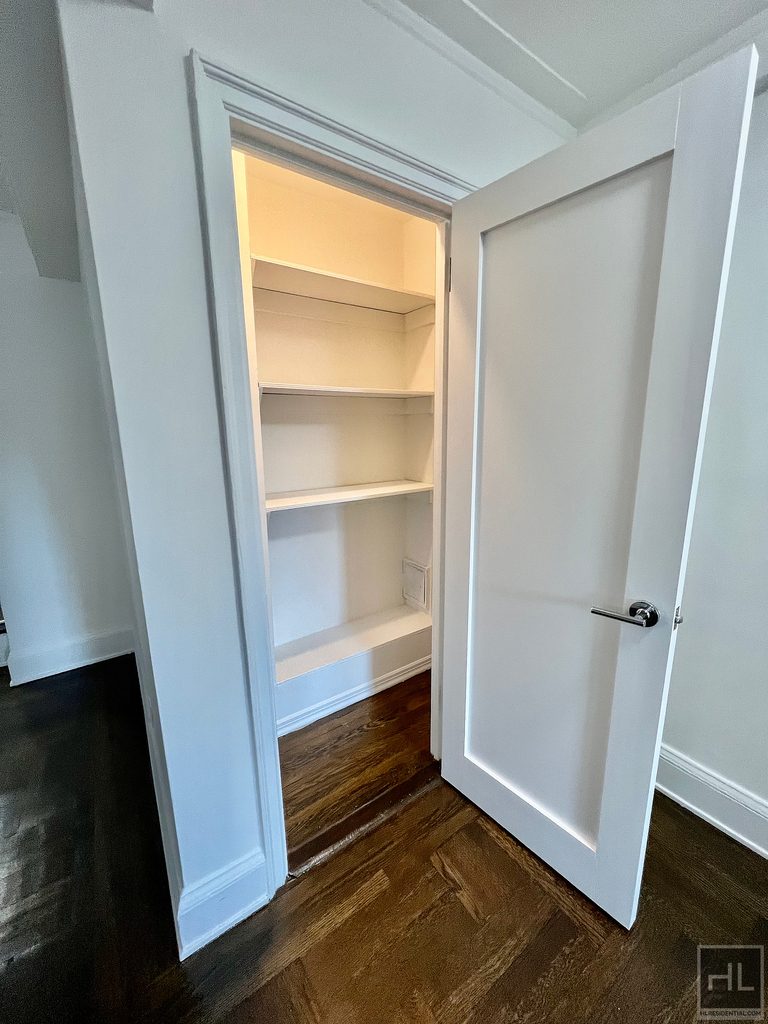 East 38 Street - Photo 3