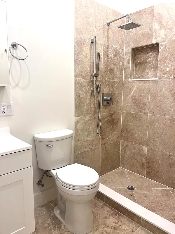 West 104th St Broadway - Photo 3