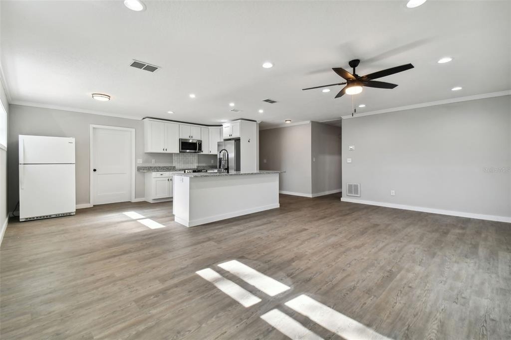 535 W Palmeden Drive - Photo 7