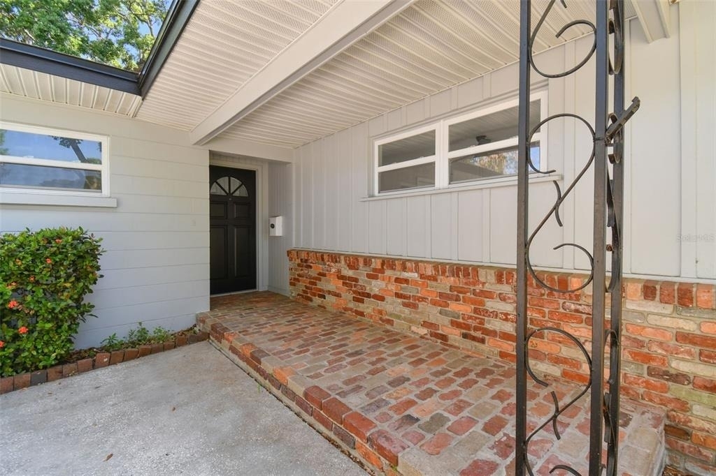 535 W Palmeden Drive - Photo 3