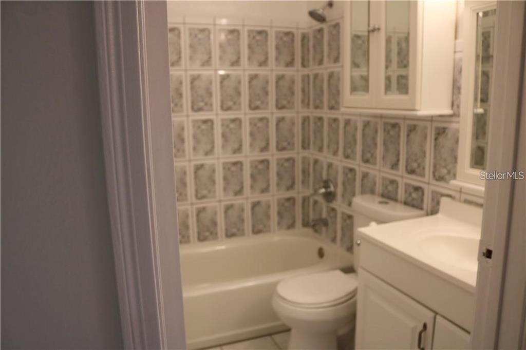 1400 Gandy Boulevard N - Photo 9