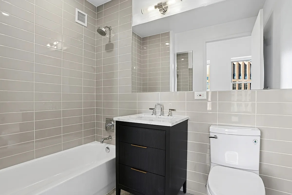 20 Exchange Place, Unit 4901 - Photo 4