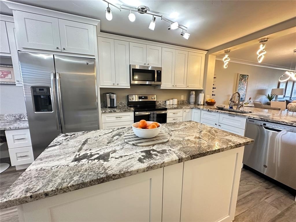 106 1st Street E - Photo 4