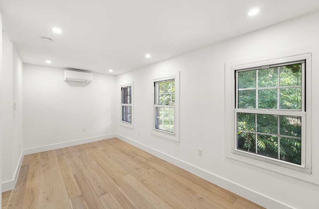 119 West 10th Street - Photo 4