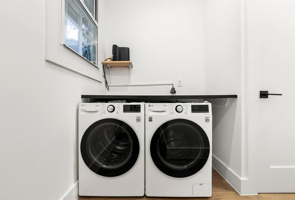 119 West 10th Street - Photo 9