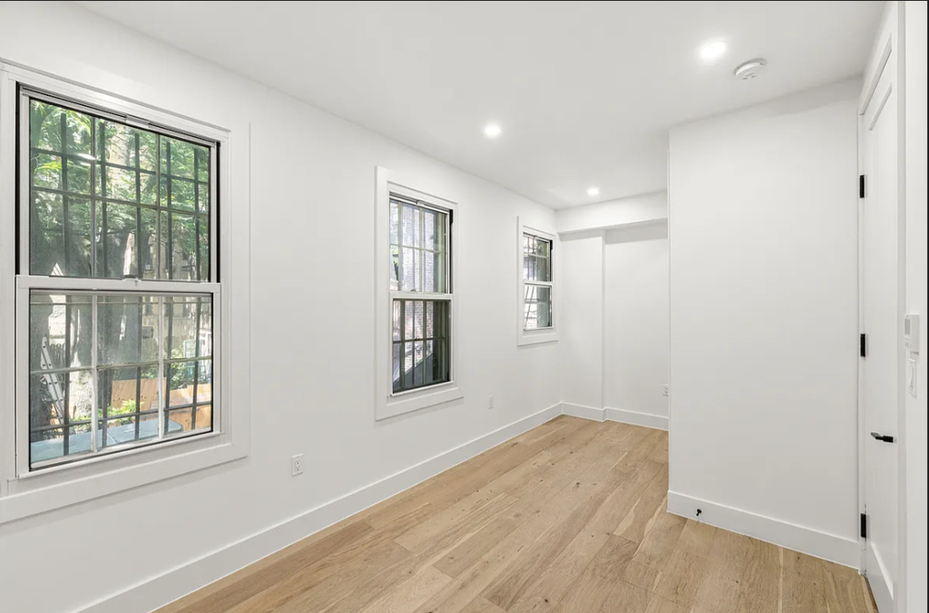119 West 10th Street - Photo 3