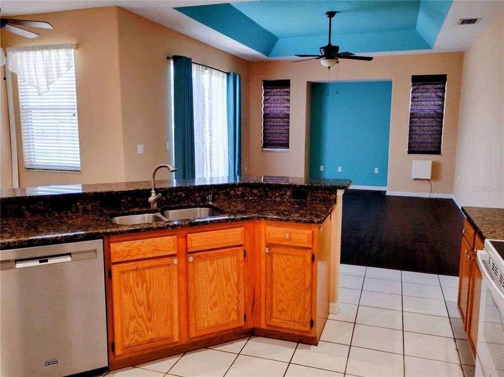 4509 30th Lane E - Photo 4