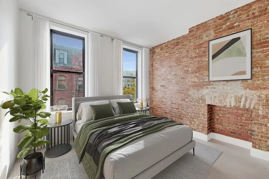 627 East 6th Street - Photo 3