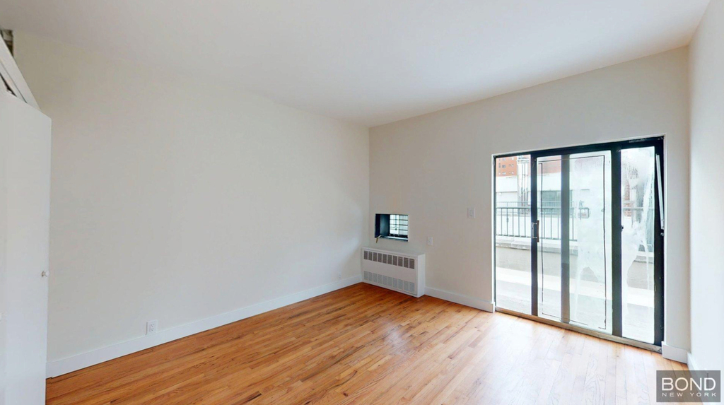 201 East 12th Street - Photo 2