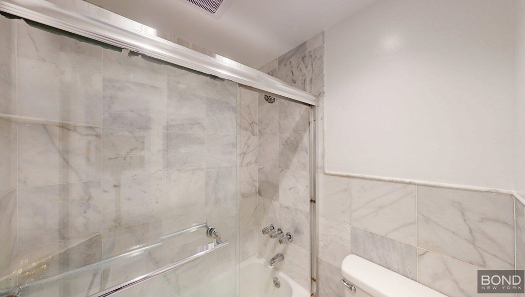 201 East 12th Street - Photo 5