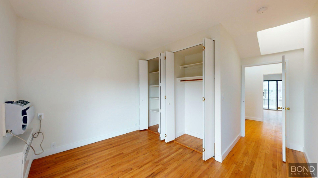201 East 12th Street - Photo 4
