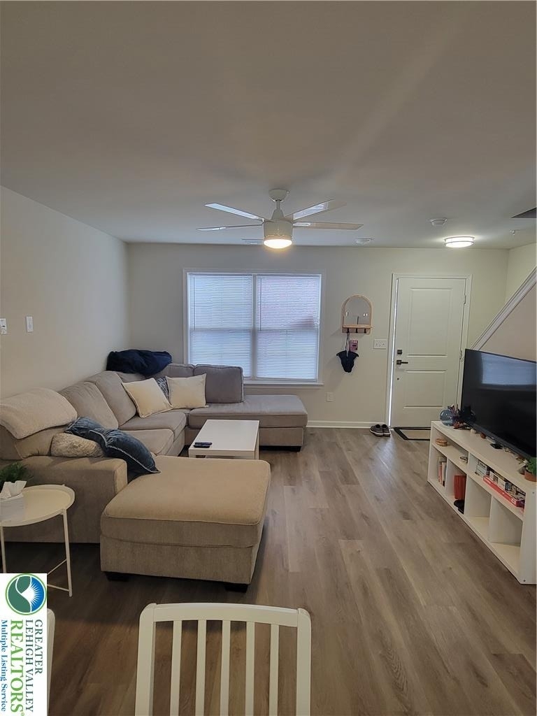328 E Frankford Street - Photo 9