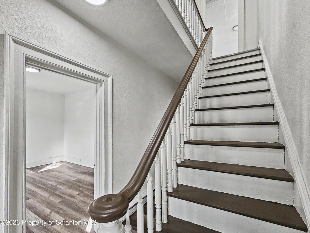 602 Prospect Avenue - Photo 2
