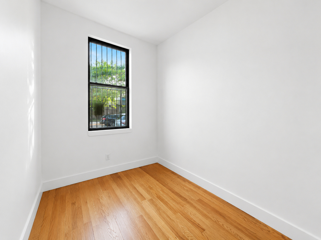 483 Evergreen Avenue - Photo 5