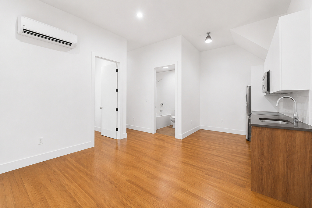 483 Evergreen Avenue - Photo 3