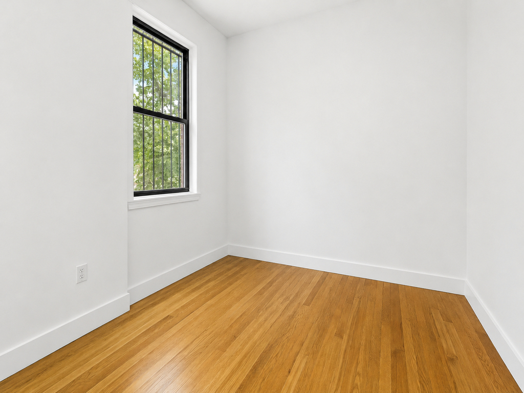 483 Evergreen Avenue - Photo 8