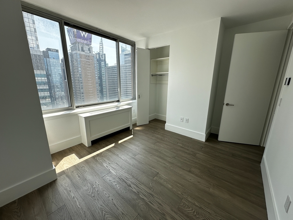 47th St & 8th Ave - Photo 13
