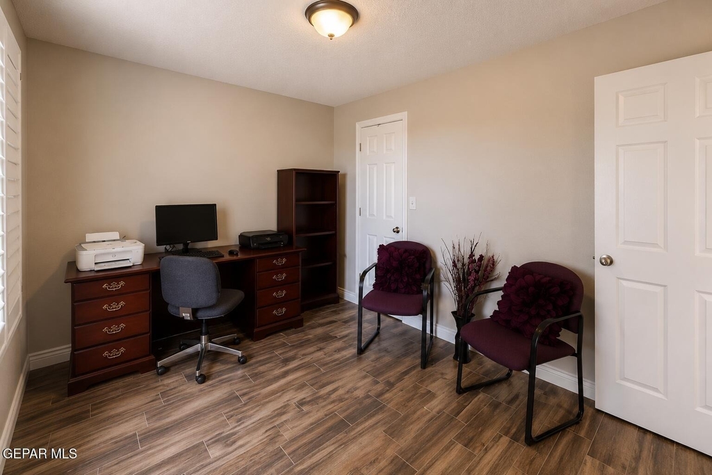 836 Sunset Park Drive - Photo 11