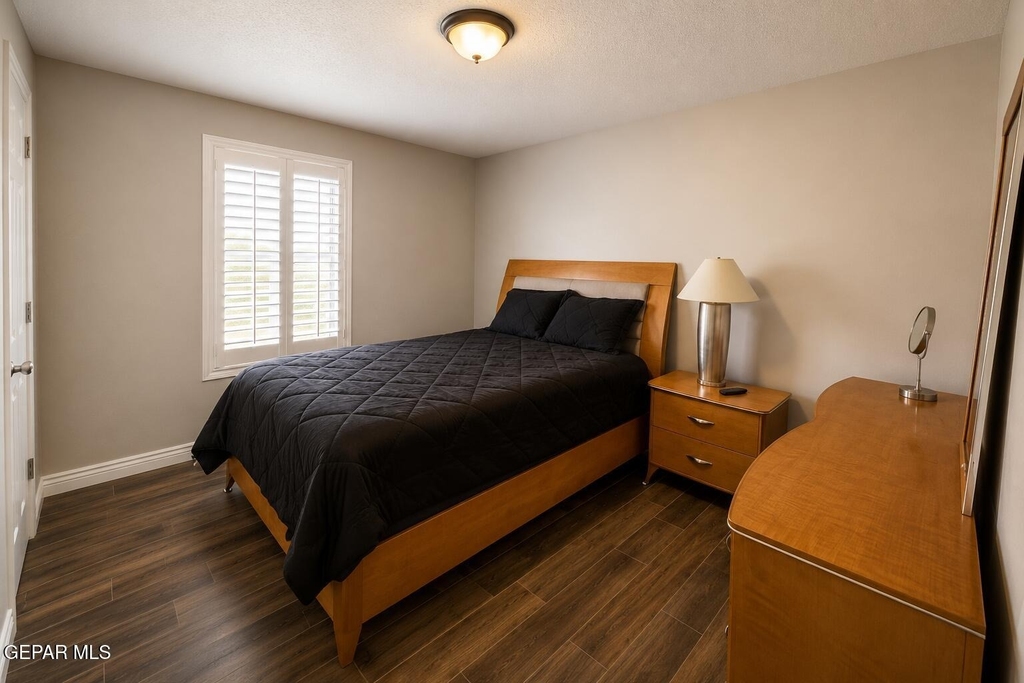 836 Sunset Park Drive - Photo 13