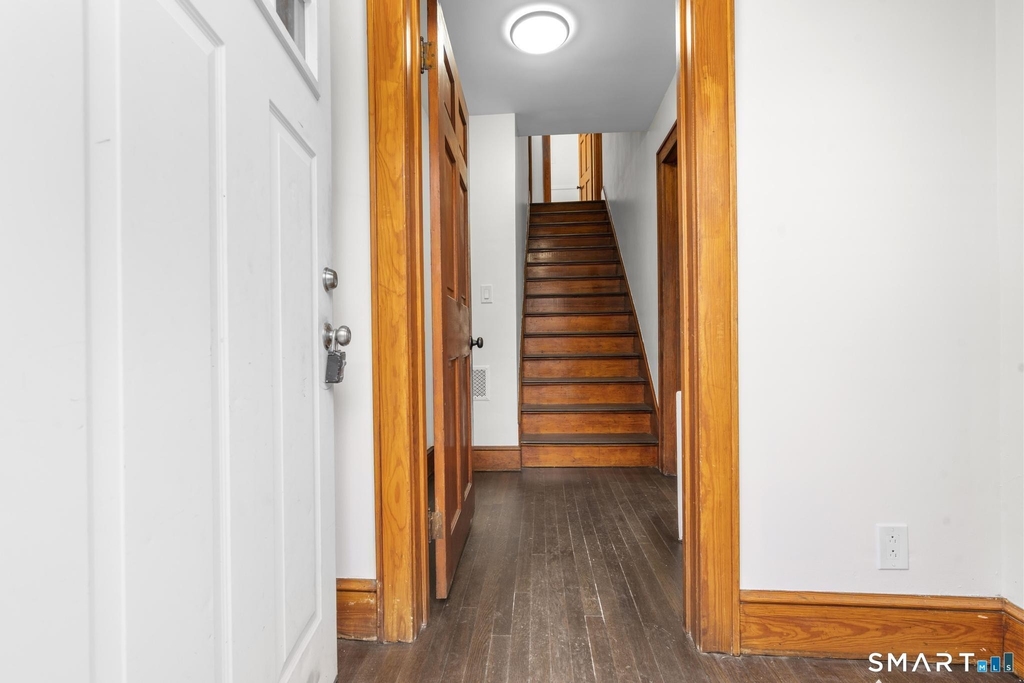 37 Byrneside Avenue - Photo 2