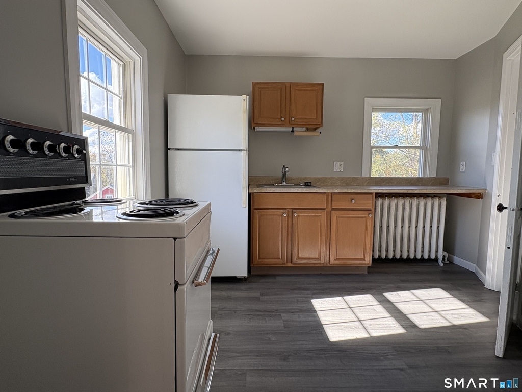 548 Main Street - Photo 5