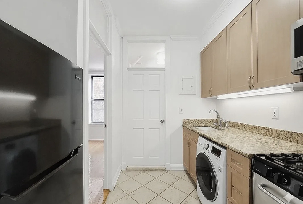 209 West 102nd Street - Photo 1
