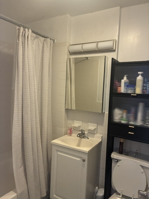 425 East 65th Street - Photo 4