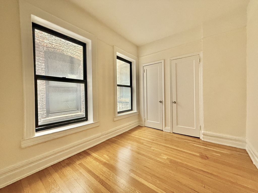  East 12th Street - Photo 4