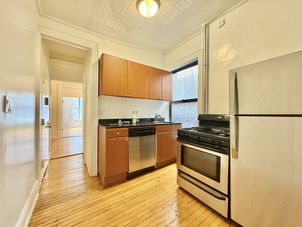  East 12th Street - Photo 2