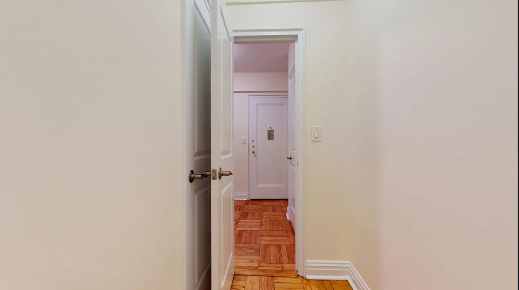 East 56th Street - Photo 7
