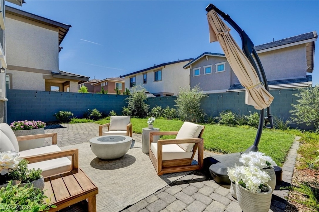 372 Silva Place - Photo 30